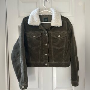 Wild Fable army greenish/greyish cropped, fuzzy/fleece collar jacket. Size XL